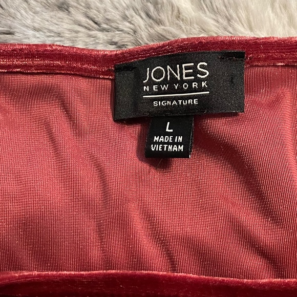 Jones New York red velvet holiday shirt blouse, size L - Picture 4 of 5